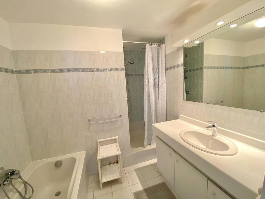 A Louer Haut De Villa 4 Pieces A Sainte-Maxime Golfe De St-Tropez Exteriér fotografie